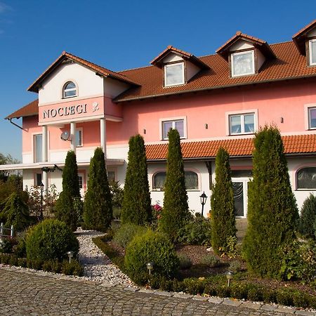 Noclegi Biala Roza Boleslawiec  Εξωτερικό φωτογραφία
